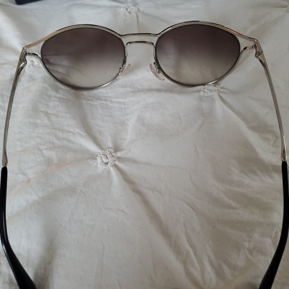 Amazing Prada Gunmetal Sunglasses w/Box Never Worn - Picture 4 of 10